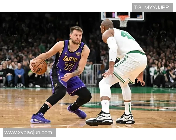 东契奇狂砍73分刷新现役得分纪录独行侠成功终结太阳11连胜之势